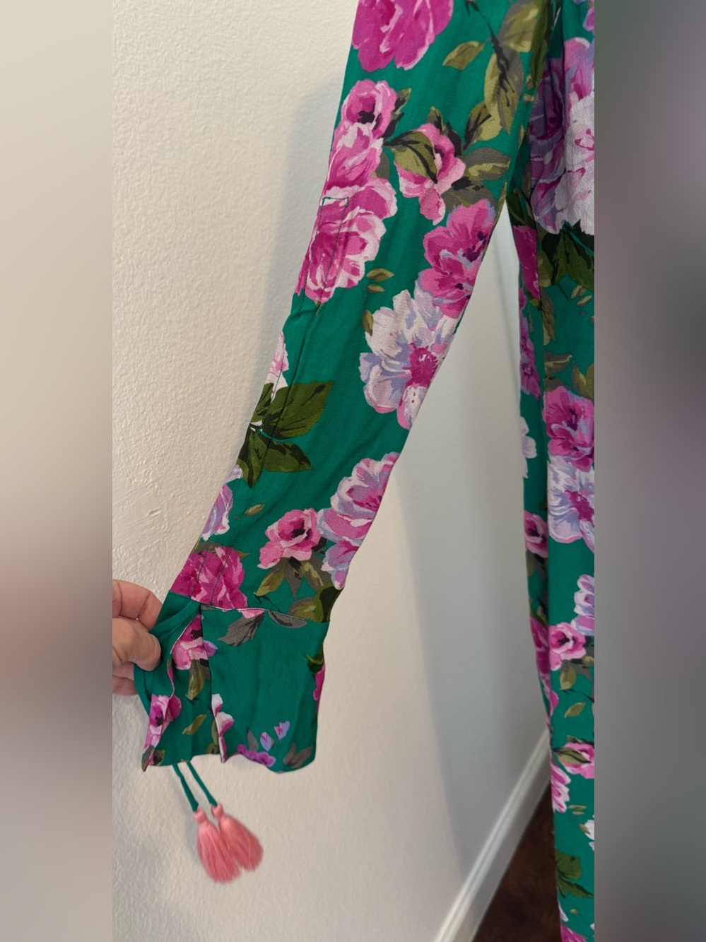 Lovers and Friends Ellis Robe Kelly Green Floral Cover Up Vacation Resort NWT XS - Picture 2 of 13